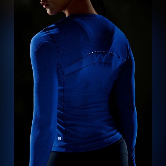 Lululemon Ventilated MeshBack Running Long Sleeve
Blazer Tone Blue - size 2 - Picture 3 of 7